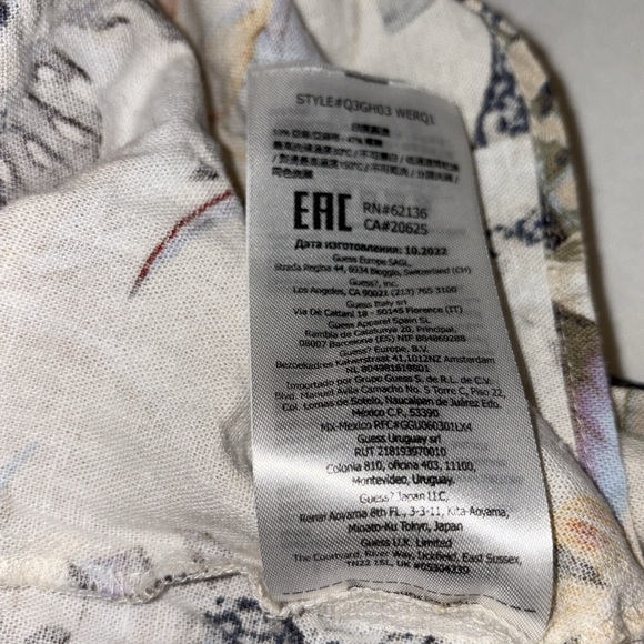 Guess button down shirt cropped long sleeves w/button tropical print Size XL - Picture 11 of 11